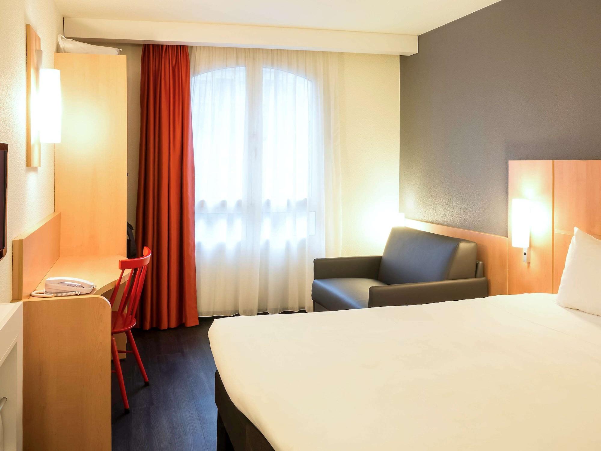 Готель Ibis Paris Gare De Lyon Ledru Rollin Екстер'єр фото